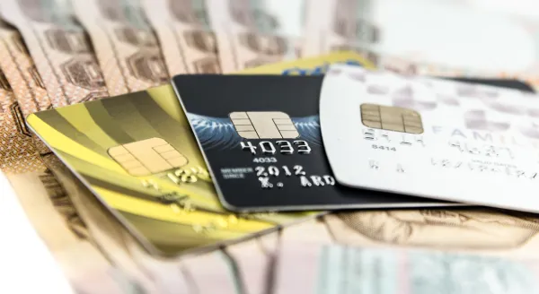 刷卡換現金 vs 預借現金，為什麼更多人選擇刷卡換現金？